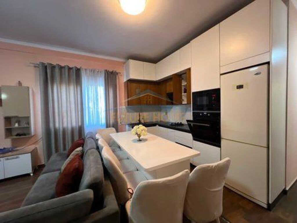 Qira, Apartament 2+1+ Vend Parkimi, Ura e Institutit