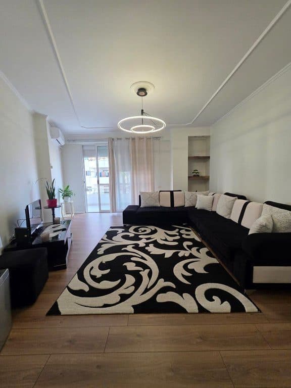 Në shitje, Apartament 2+1+Depo, Rruga e Re, Tiranë