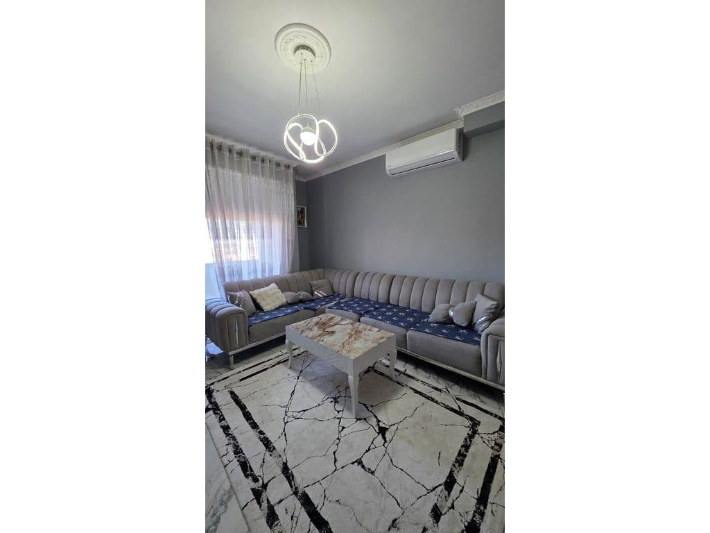 Qera, Apartament 2+1,Rruga e Dibres, Tirane.