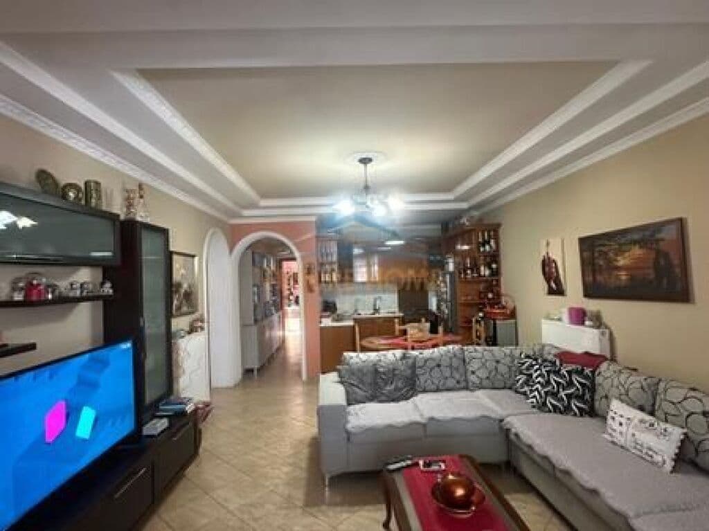 Në shitje, Apartament 3+1+2+Veranda, Ali Dem, pranë kompleksit Mangalem