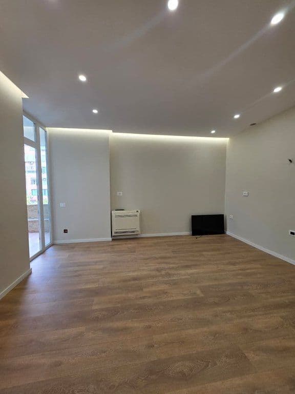 Në shitje, Apartament 1+1, Komuna e Parisit, Tiranë