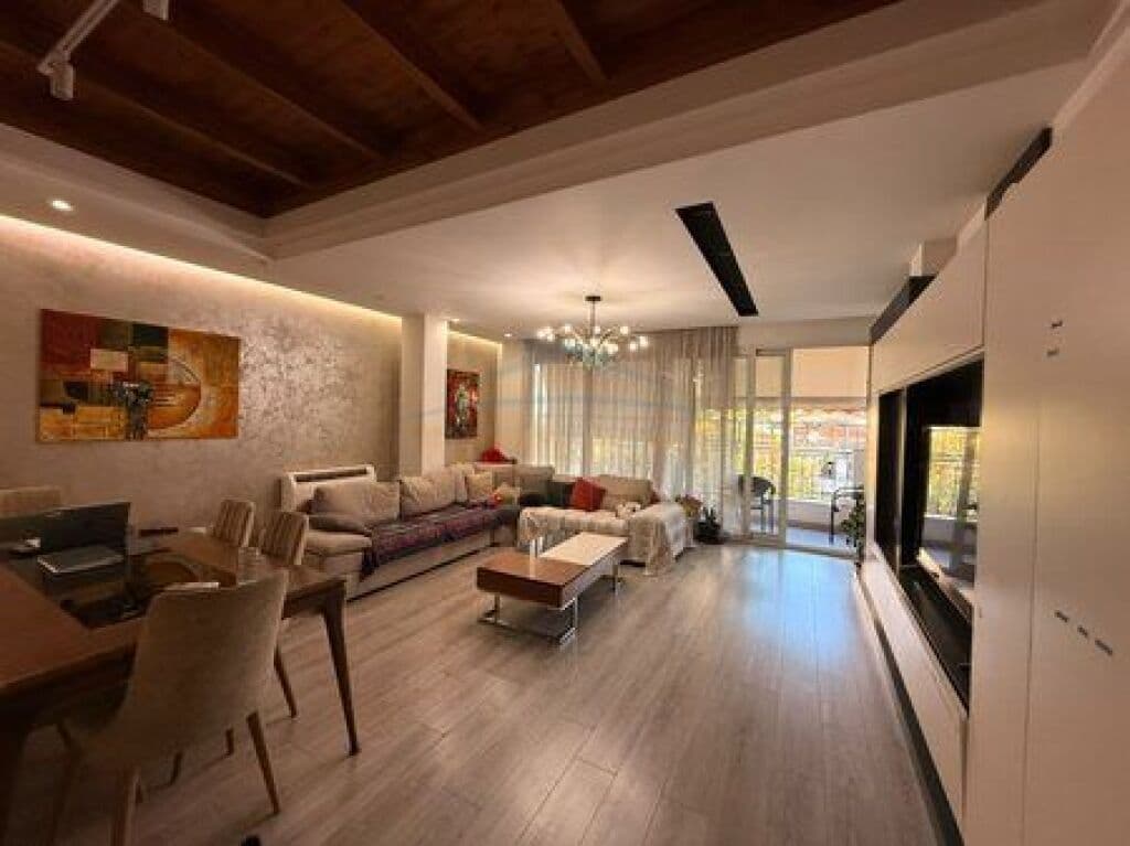 Në shitje, 2 apartamente 1+1, 2+1+2, Myslym Shyri, Tiranë.