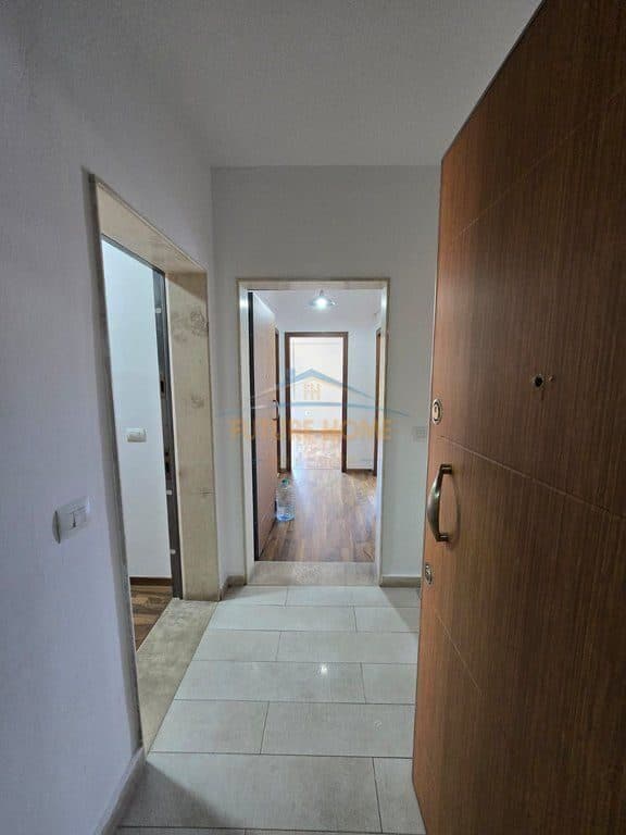 Për Qira, Hapësirë Zyre, Rruga Frosina Plaku, Tiranë