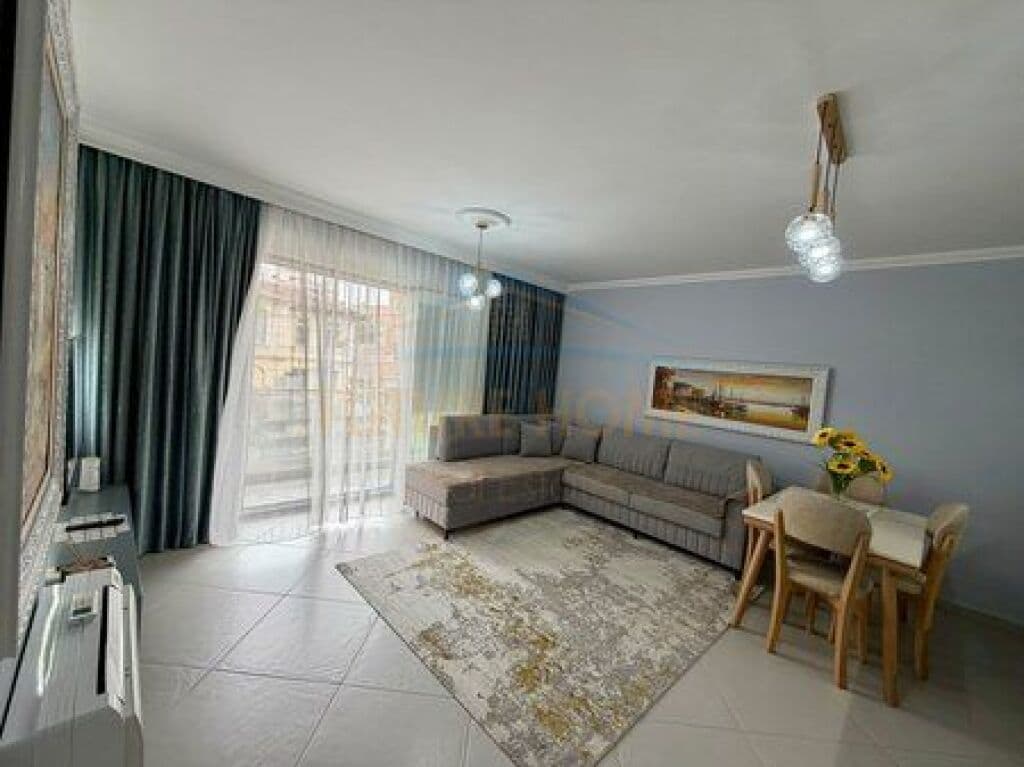 Qira, Apartament 1+1+Vendi për Parkim, Rruga e Barrikadave, Tiranë. 2