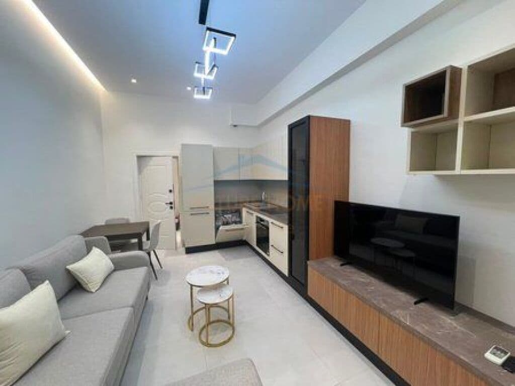 Qira, Apartament 2+1+ Vend Parkimi, Rruga e Dibres, Tiranë. 2