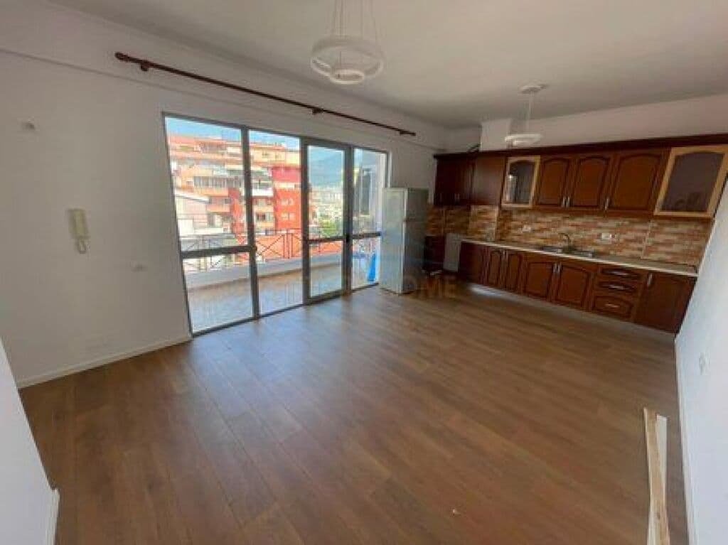 Në shitje, Apartament 1+1, Kodra e Diellit, Tiranë