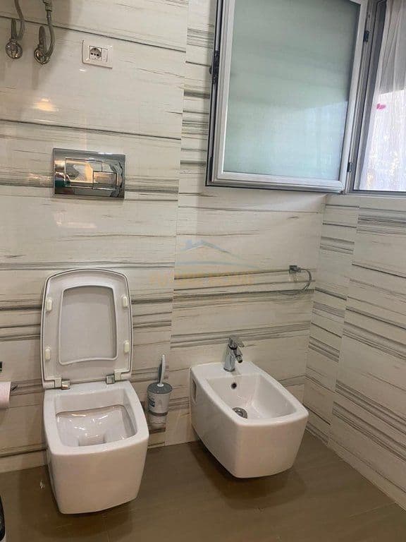 Titulli Në Shitje, Apartament 3+1+2, Dyqani i Pasticerive Melisa, Fresku, Tiranë 4