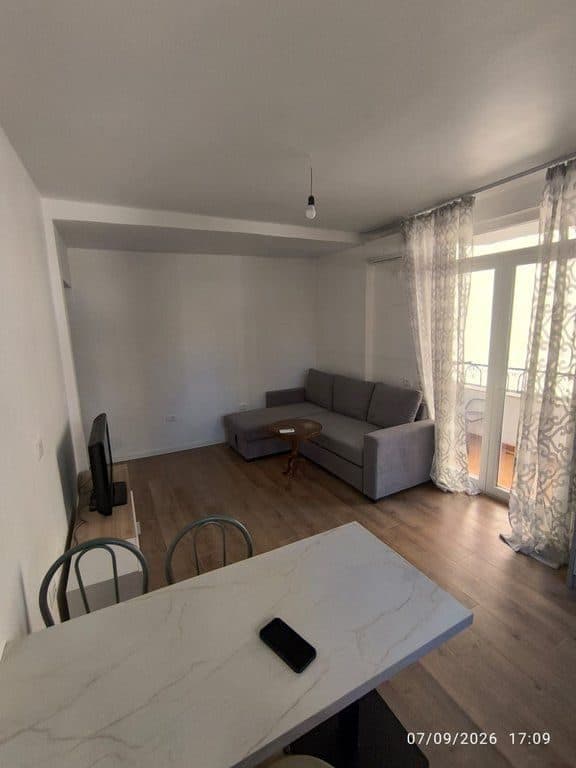 Jepet me qira Apartament 1+1, Stadiumi Dinamo, Tiranë.