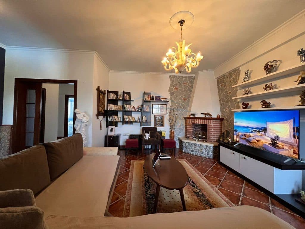 Apartament 3+1 për qira, Yzberisht Tiranë