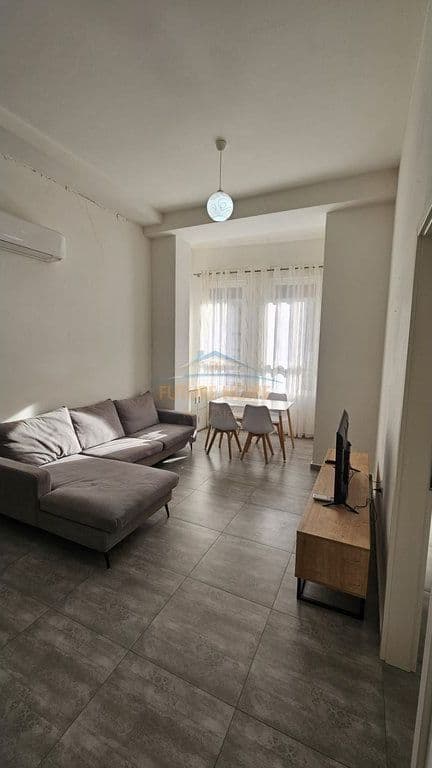 Në shitje, Apartament 2+1, Rruga Frosina Plaku, Tiranë.