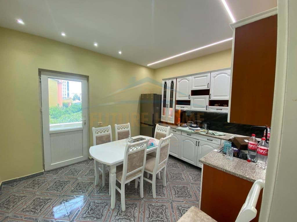 Qira, Apartament, pranë Casa Italia, Tiranë 3