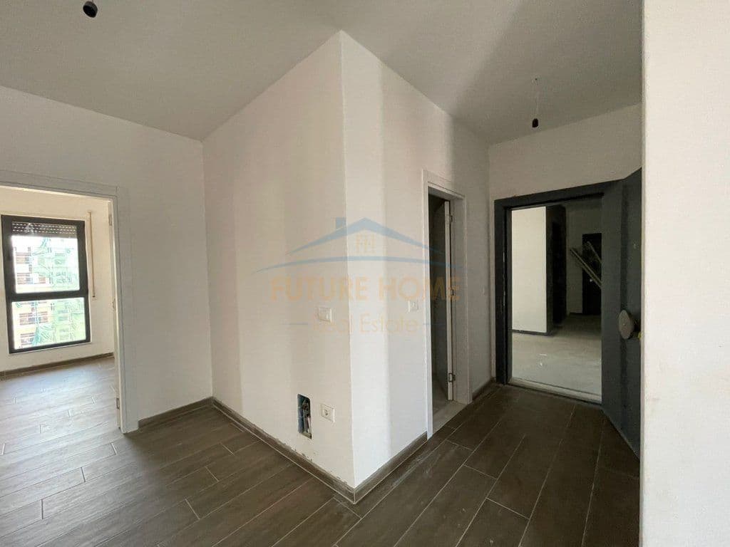 Qira, Apartament 2+1+2, Kompleksi Ndregjoni, Tiranë 4
