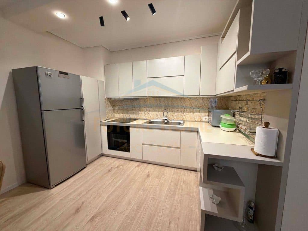 Në shitje, Apartament 2+1+2, Komuna Paris 4