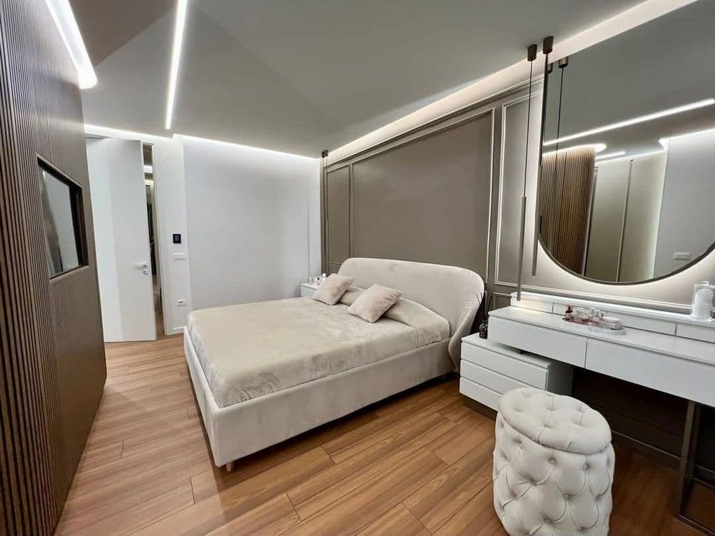 Në shitje, Apartament 2+1+2, Rruga Kavajës, Tiranë