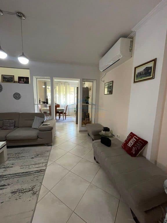 Në shitje, Apartament 2+1+2 + Vendi i Parkimit, Liqeni i Thatë, Tiranë. 2
