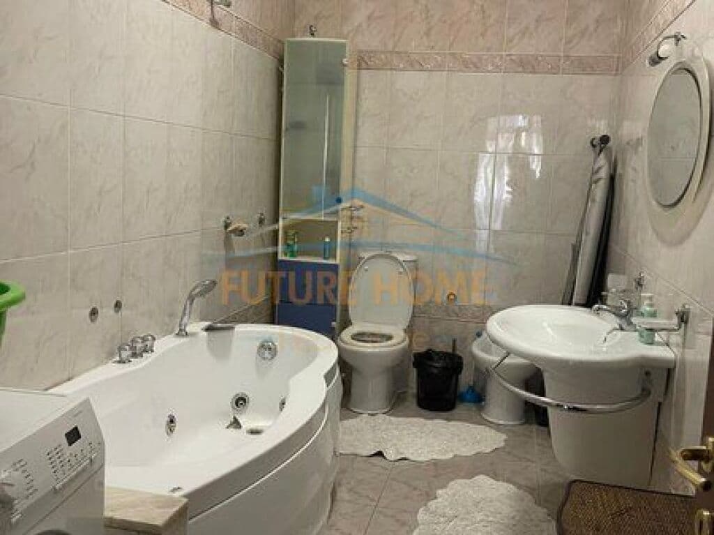 Në shitje, apartament 2+1+2, Bllok 4