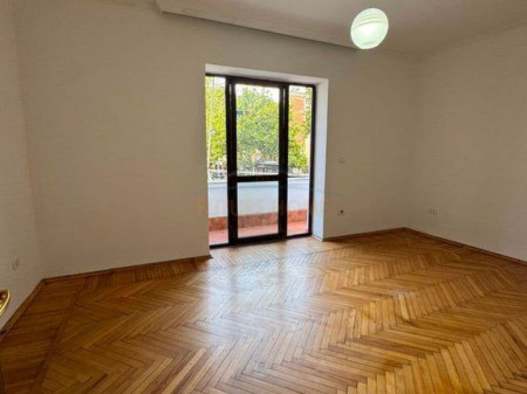 Qira, Apartament 2+1, Rruga Myslym Shyri, Tiranë.