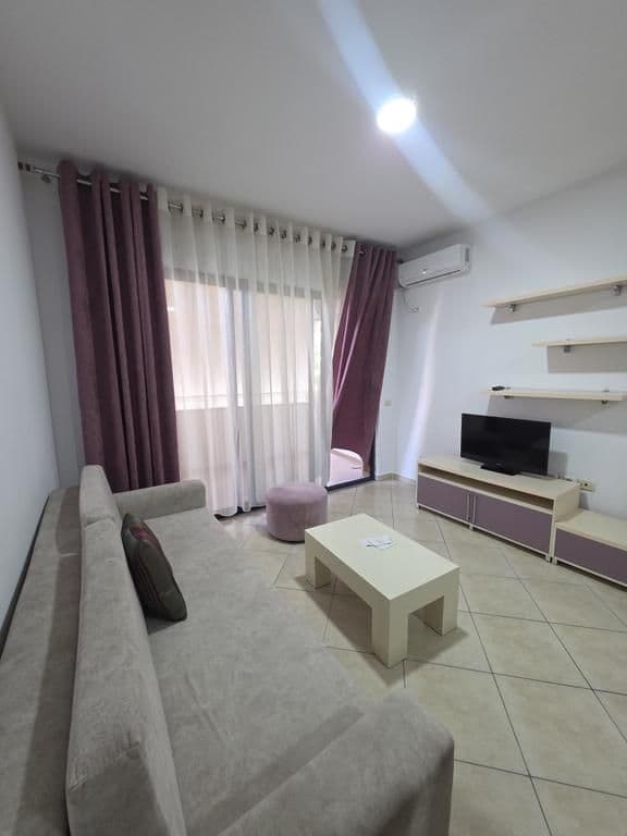 Kemi një apartament 2+1+2 për qira pranë Ozone. 2