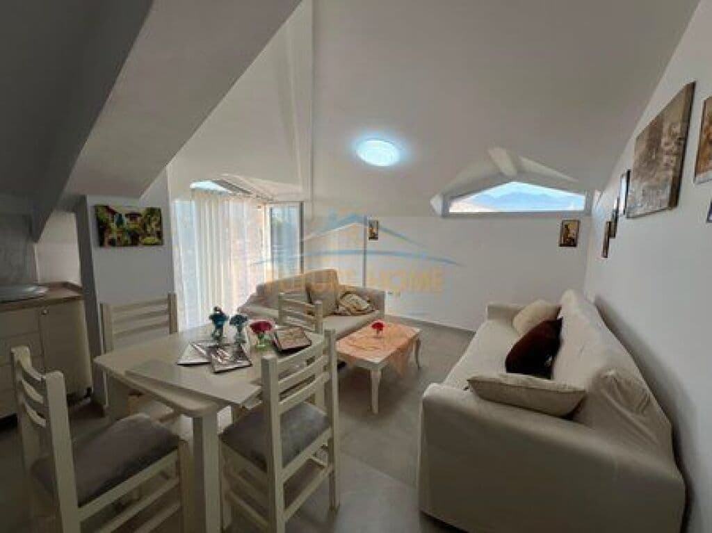 Jepet me qira, Apartament 3+1+ Vend Parkimi, Ura e Institutit