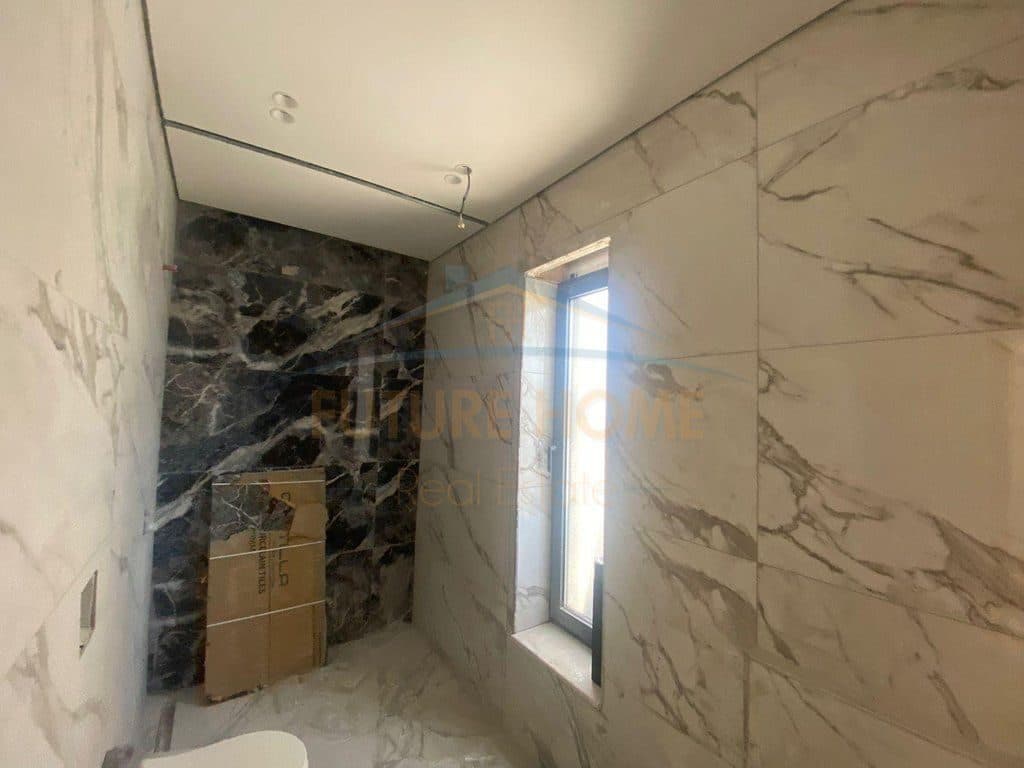 Në shitje, Apartament 2+1, Rruga Karl Gega, Tiranë. 3