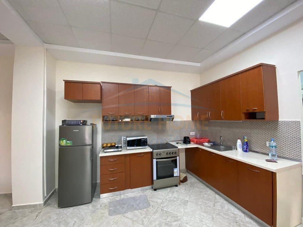 Jepet me qira, Apartament 2+1, Rruga Kavaja, Tiranë. 2