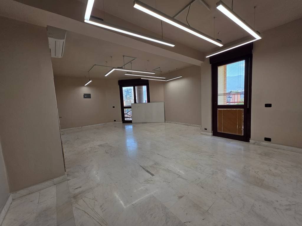 Qera, Ambient Biznesi, Qender, Tirane.