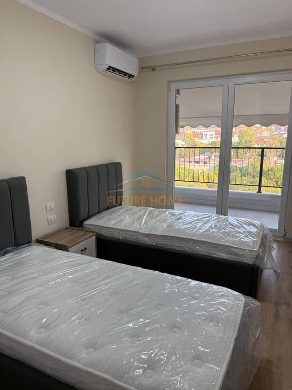 Qira, Apartament 2+1+2 +Depo + Vendi i Parkimit, Kombinat, Tiranë. 4