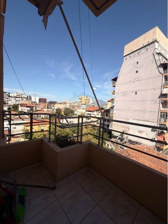 Në shitje, Apartament 1+1, Rruga Barrikadave, Tiranë 4