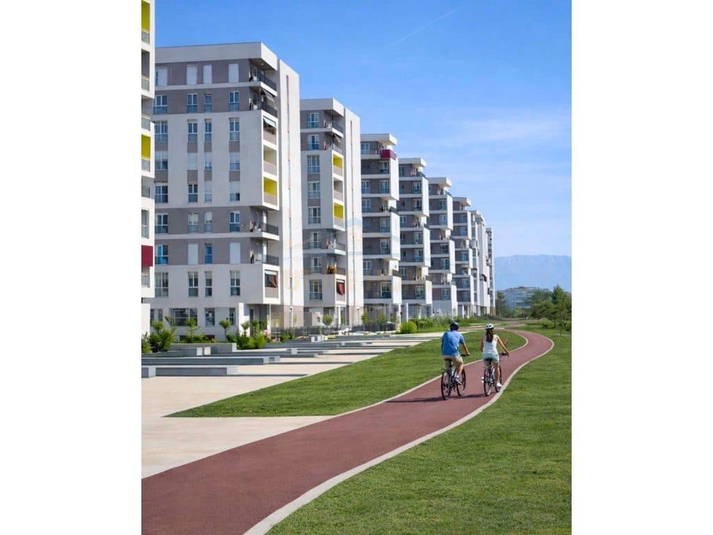 Shitet, Apartament 2+1+2, Univers City, Tiranë 2