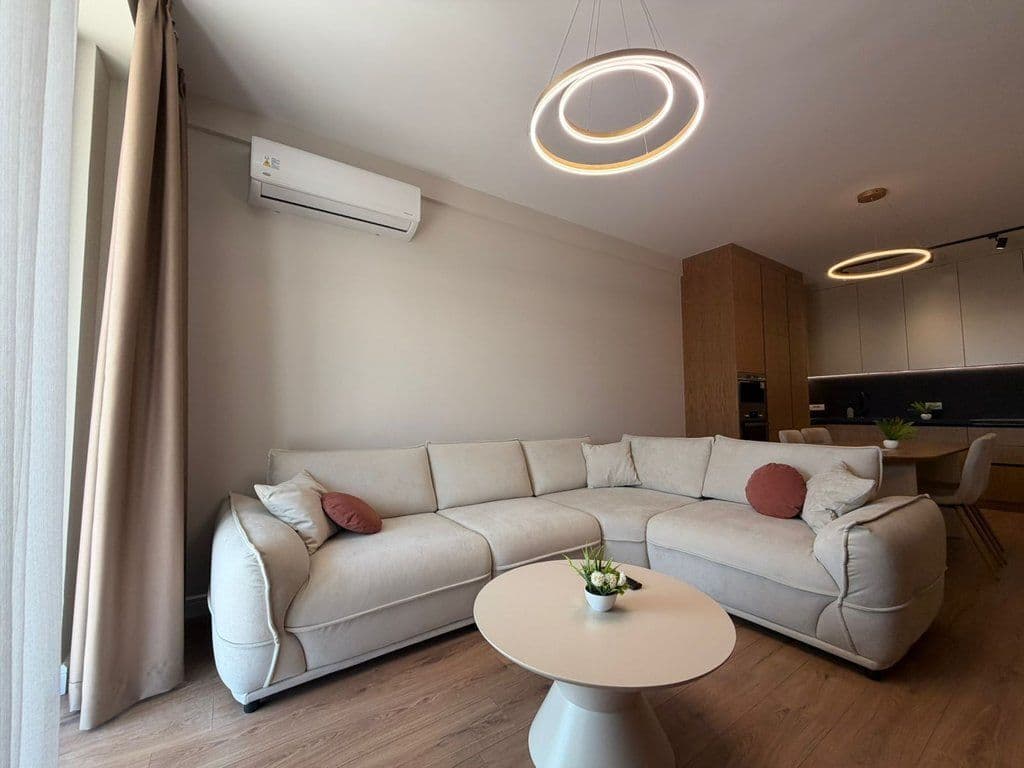 Jepet me qira, Apartament 2+1+2, Golden Tower Residence, Tiranë.