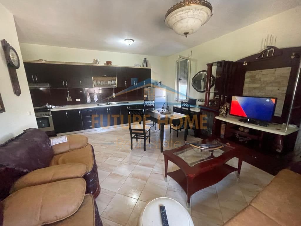 Në shitje, Apartament 2+1, Kopshti Zoologjik, Tiranë. 2