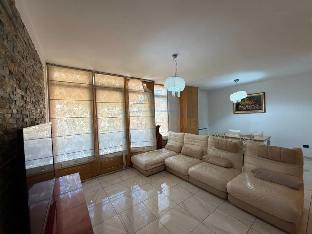 Në shitje, Apartament 2+1+Garazh, 21 Dhjetori, Tiranë 2