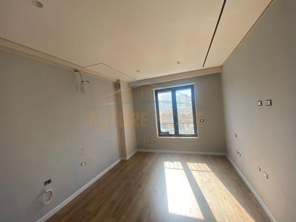 Në shitje, Apartament 2+1, Rruga Karl Gega, Tiranë. 2
