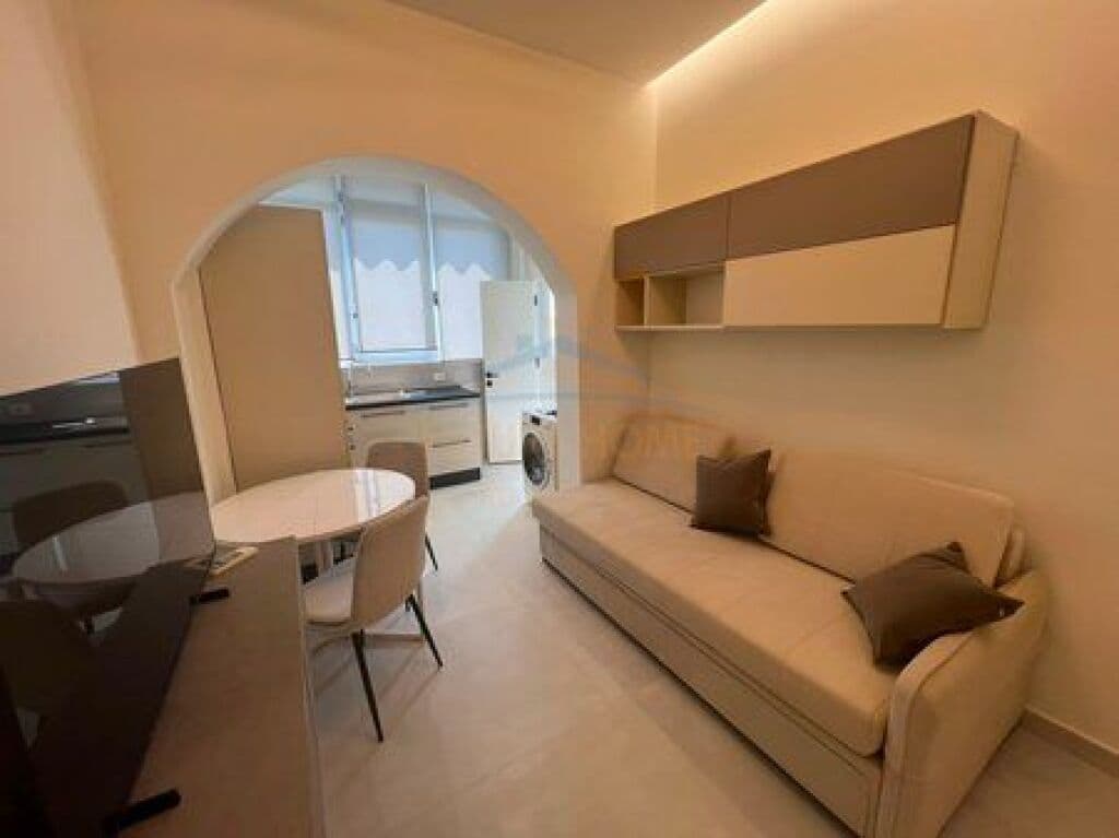 Jepet me qira, Apartament studio, Rruga e Dibres, Tiranë.