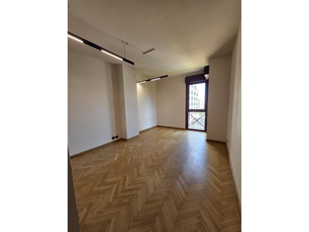 Qera, Ambient Biznesi, Qender, Tirane. 2