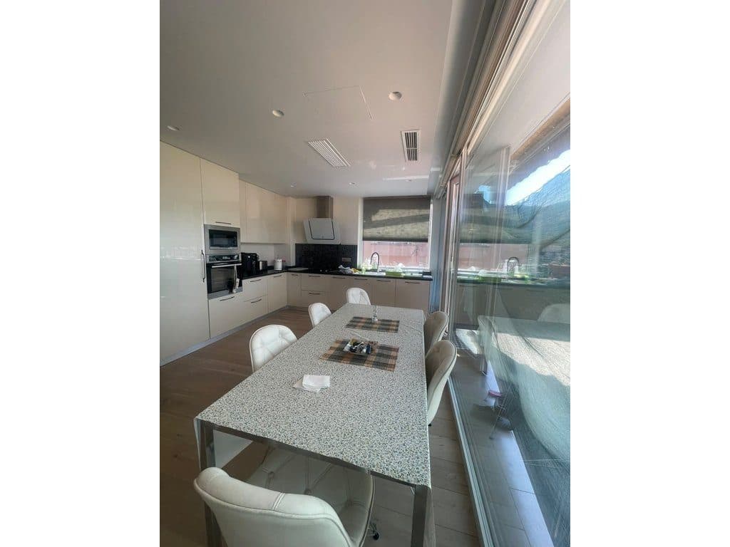 Shitet, Apartament Duplex, Liqeni i Thate, Tirane. 3
