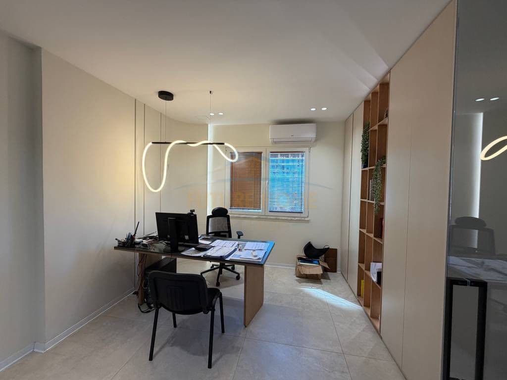 Në shitje, Apartament 3+1+2+Vendi i Parkimit, Bllok, Tiranë. 4
