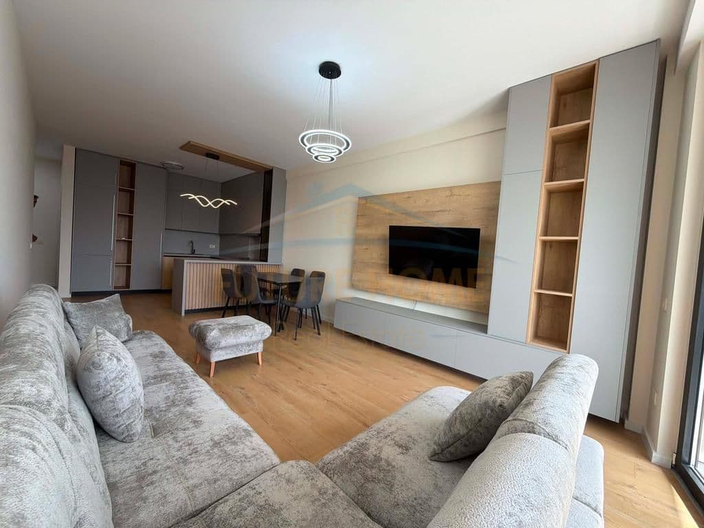 Qira, Apartament 3+1+2 + Parkim, Kulla e Artë, Rruga Mine Peza