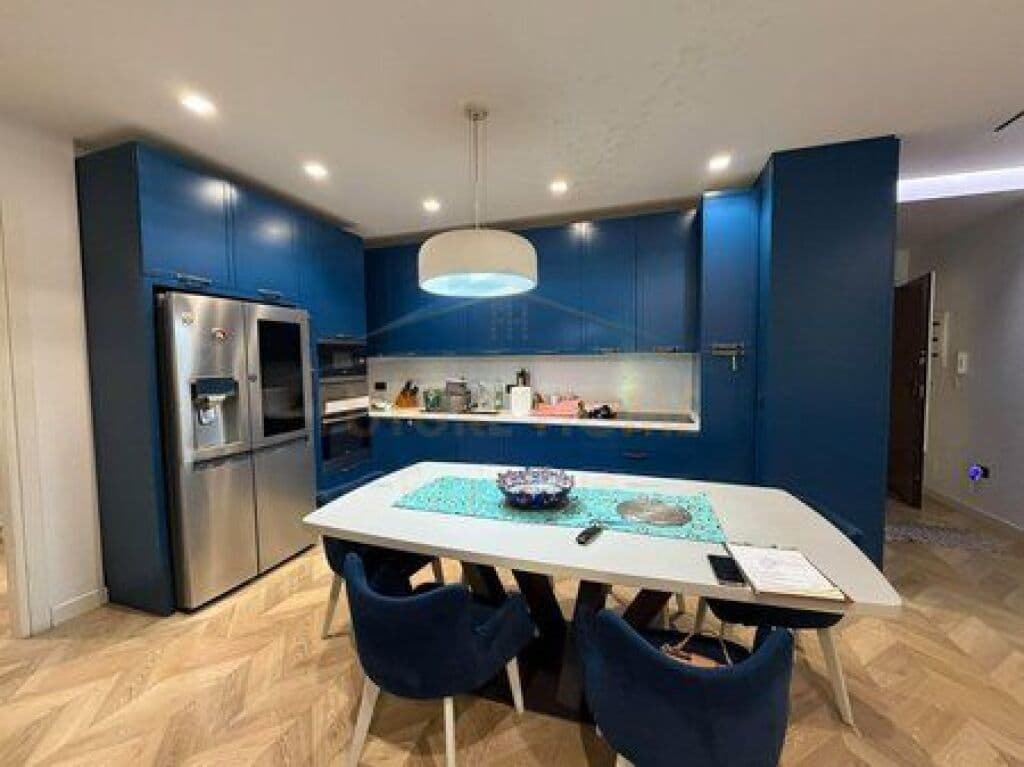 Në shitje, Apartament 2+1+2, Rruga e Re. 3