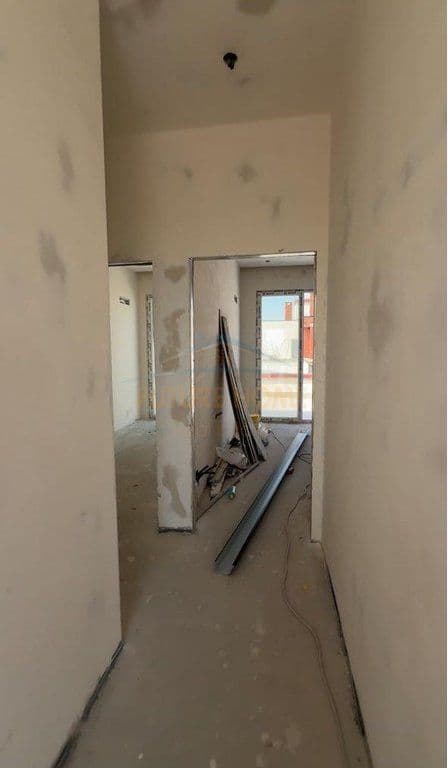 Në shitje, Apartament 3+1+2, Yzberisht, Tiranë. 4