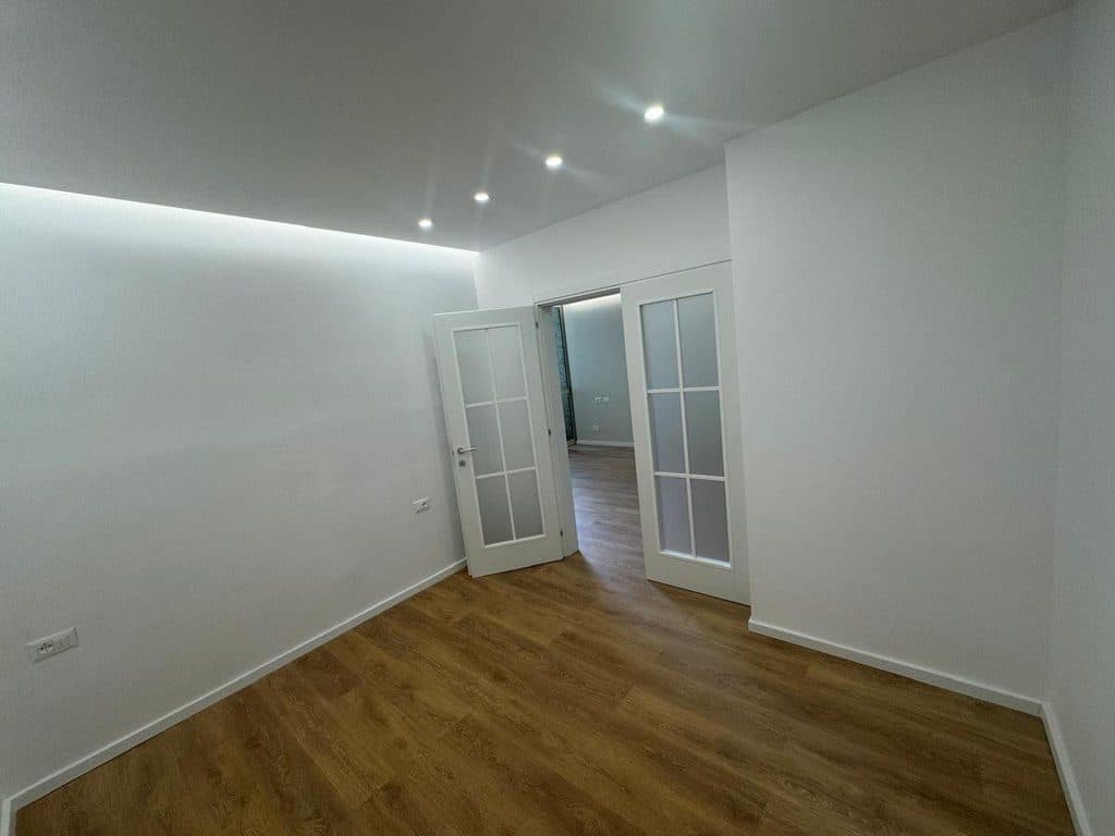 Në shitje, Apartament 1+1, Komuna e Parisit, Tiranë 3