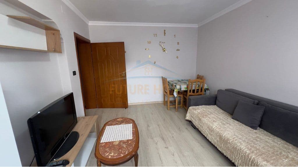 Jepet me qira, Apartament 1+1, Myslym Shyri, Tiranë. 2