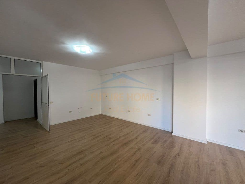 Në shitje, Apartament 2+1+2, Nënkalimi i Kodra e Diellit, Tiranë. 4