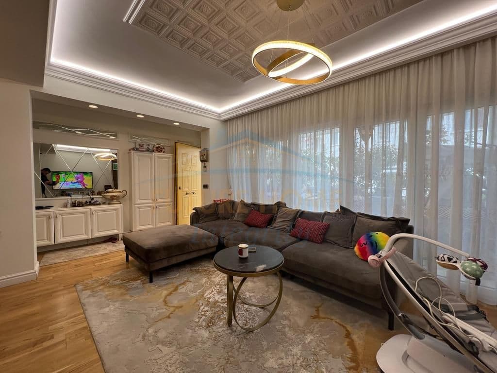 Në shitje, Duplex 3+1+3+Veranda, Rezidenca Kodra e Diellit 2, Tiranë.