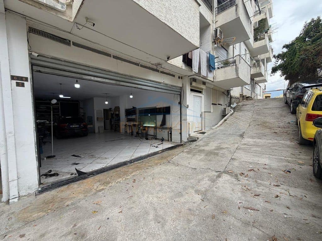 Në shitje, Njësi Biznesi, Fresk, Tiranë