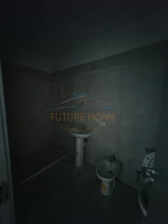 Qira, Apartament 3+1+2, i vendosur në fund të Rrugës 5 Maj, pranë Shkollës “Ardian Klosi” 4