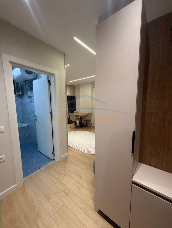 Në shitje, Apartament 1+1, Rruga Barrikadave, Tiranë 2