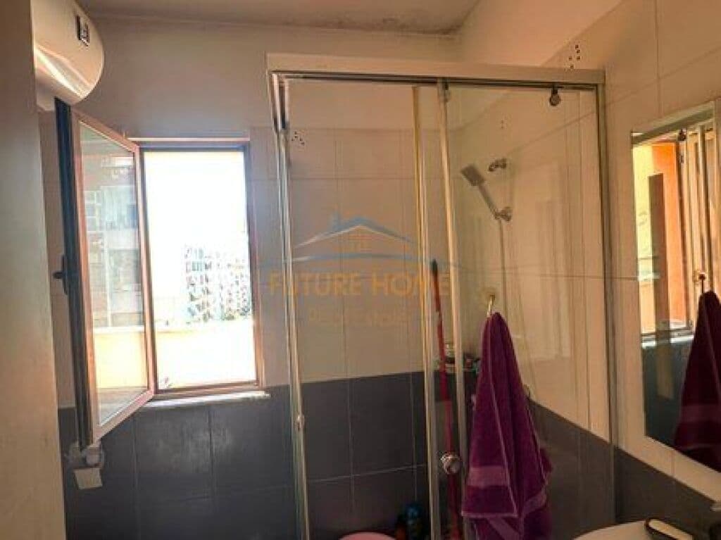 Apartament 2+1+ Garderobë dhe Verandë për shitje, Yzberisht, Tiranë 4
