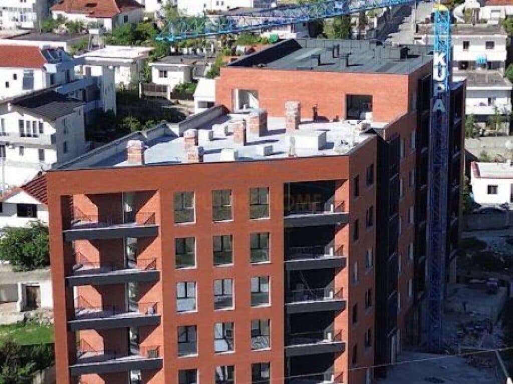 Në shitje, Apartament 3+1+2, Paskuqan 1