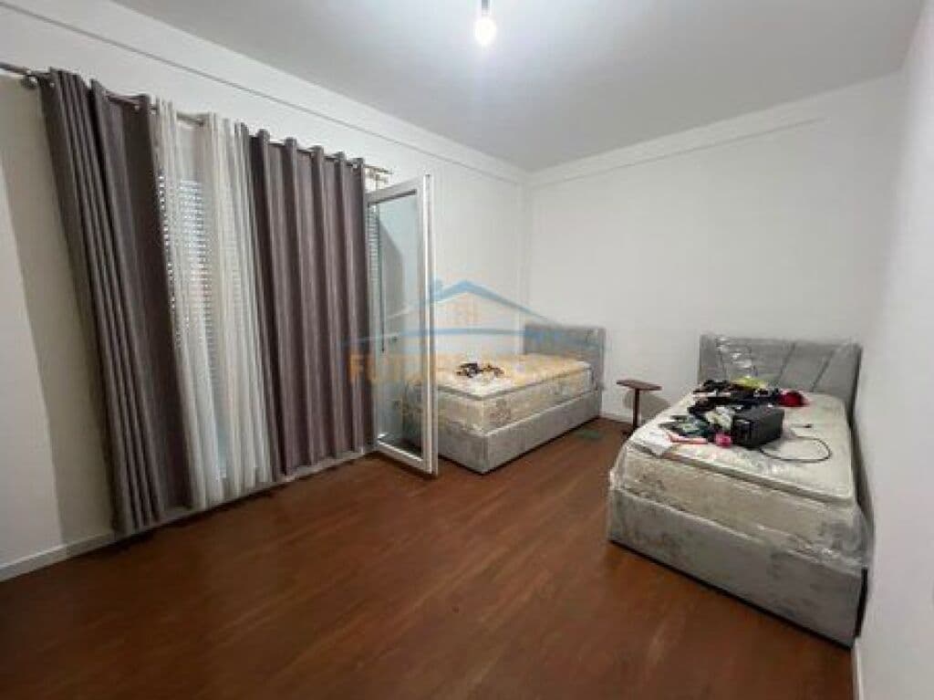 Qira, Apartament 2+1+ Vend Parkimi, Ura e Institutit